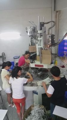 55T κατακόρυφη πλαστική μηχανή εμβολιασμού 40mm διαμέτρου βίδας για 1.8T δύναμη εκτοξευτή