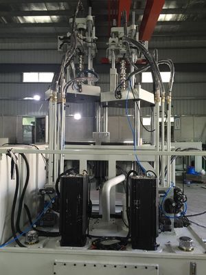 240ton Double Color / Material Injection Molding Machine Vertical για χειριστήριο